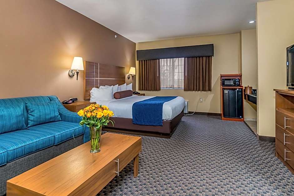 Best Western Plus Shamrock Inn & Suites