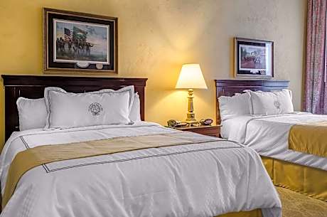 Queen Room with Two Queen Beds - Accessible/Non-Smoking