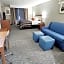 Spark by Hilton Tupelo
