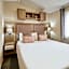 Lakeshore Lodge with Hot Tub