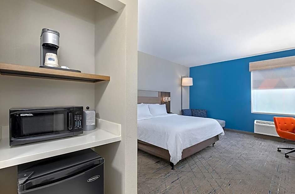 Holiday Inn Express Hurricane Mills Waverly By IHG