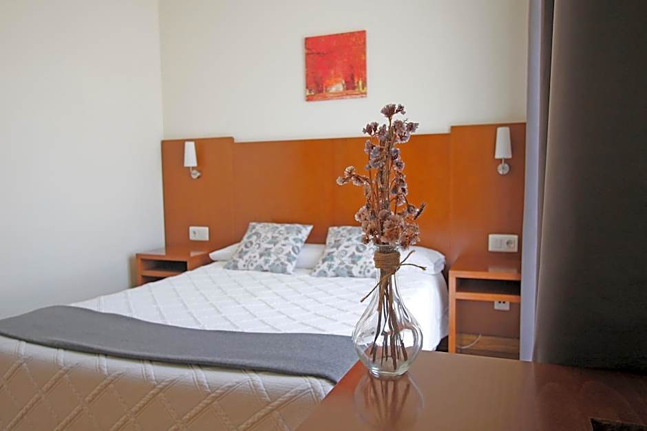 Foto 1 von 12 von 1 Double Bed or 2 Beds