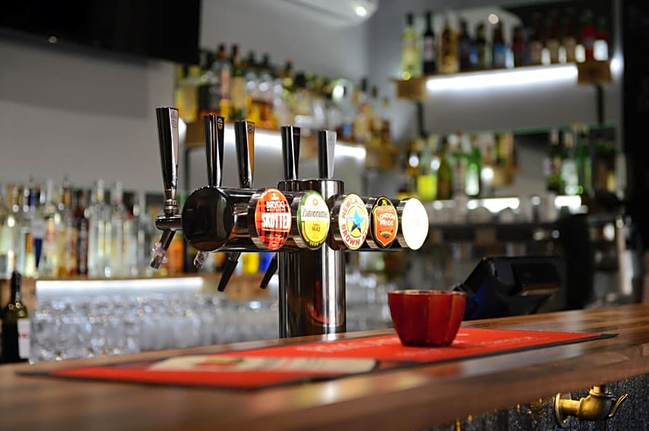 Spoton Hostel & Sportsbar