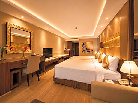 Deluxe Family Room