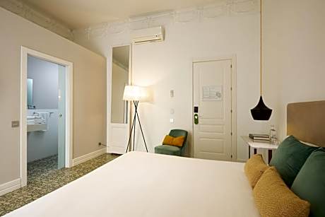 Double or Twin Room with Street View