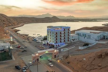 Al Ayjah Plaza Hotel