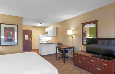 One Room Suite  - Disability Access/Non Smoking/Interior Hall