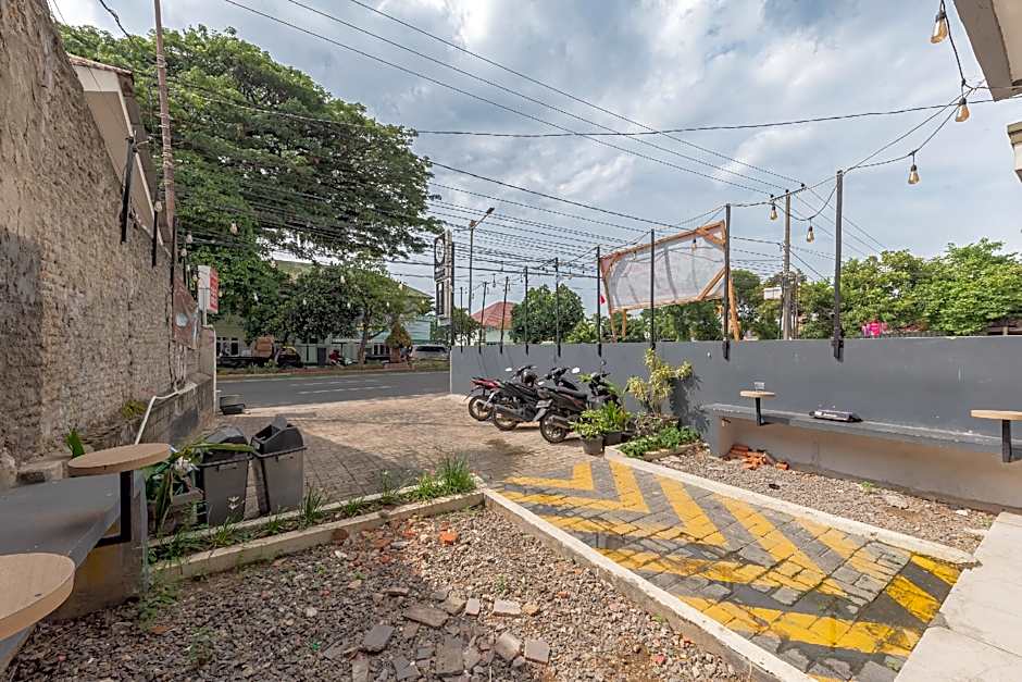 RedDoorz @ Capsule Inn Teuku Umar