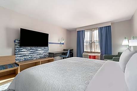 Queen Bed Non Smoking