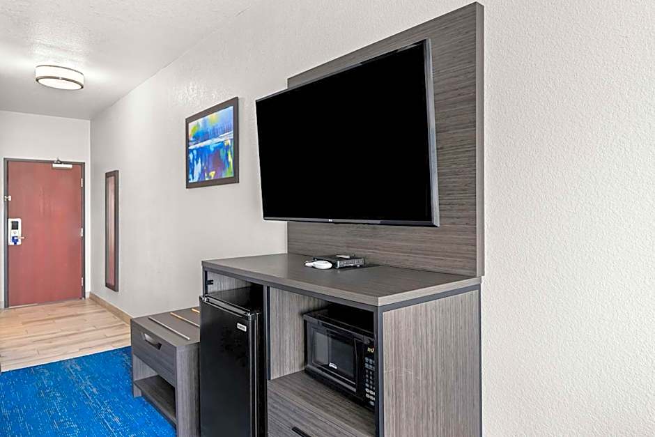 Best Western Palace Inn & Suites