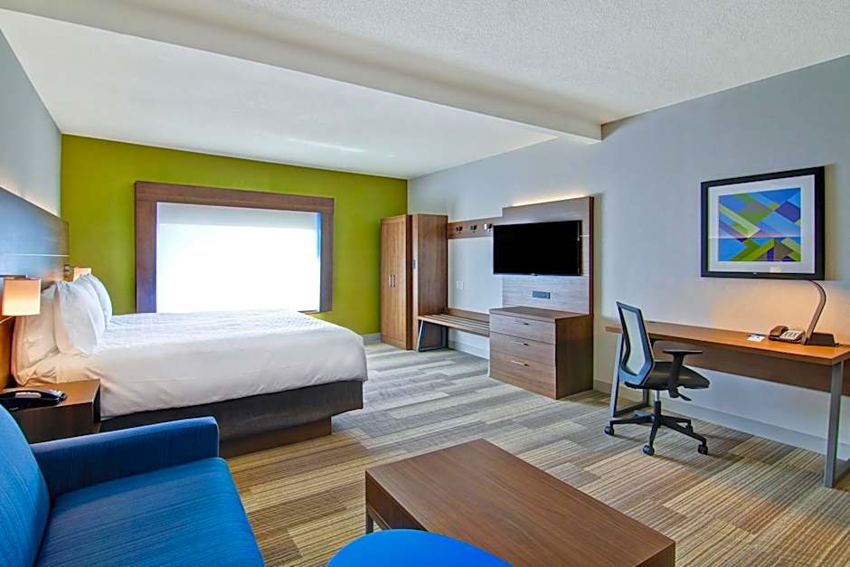 Photo 1 of 8 of 1 King Bed with Sofabed Suite