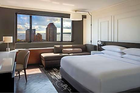 Deluxe King Room with Harbor View - Hearing Accessible