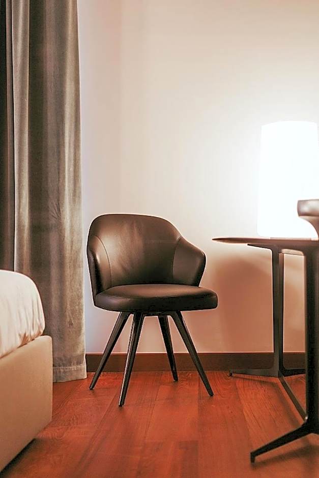 Bacã Suites, Restaurant & Bar