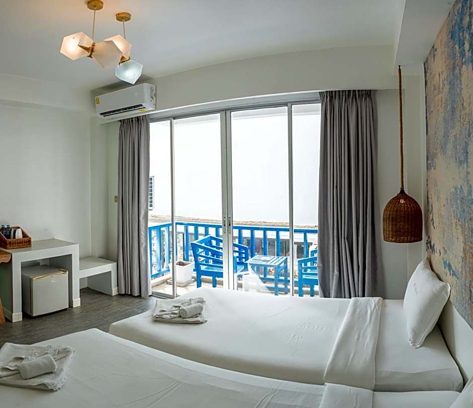 Meow Cat Cafe & Hotel