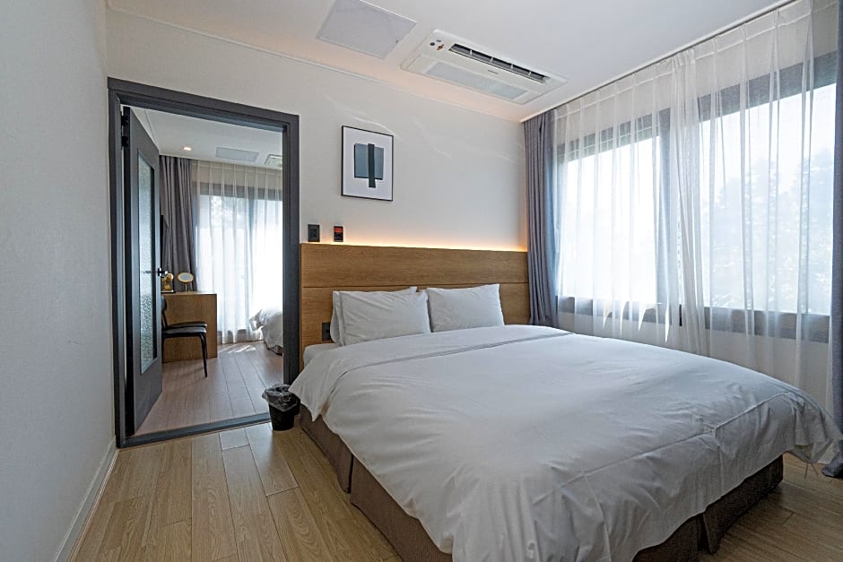 Hotel The Grang Jungmun