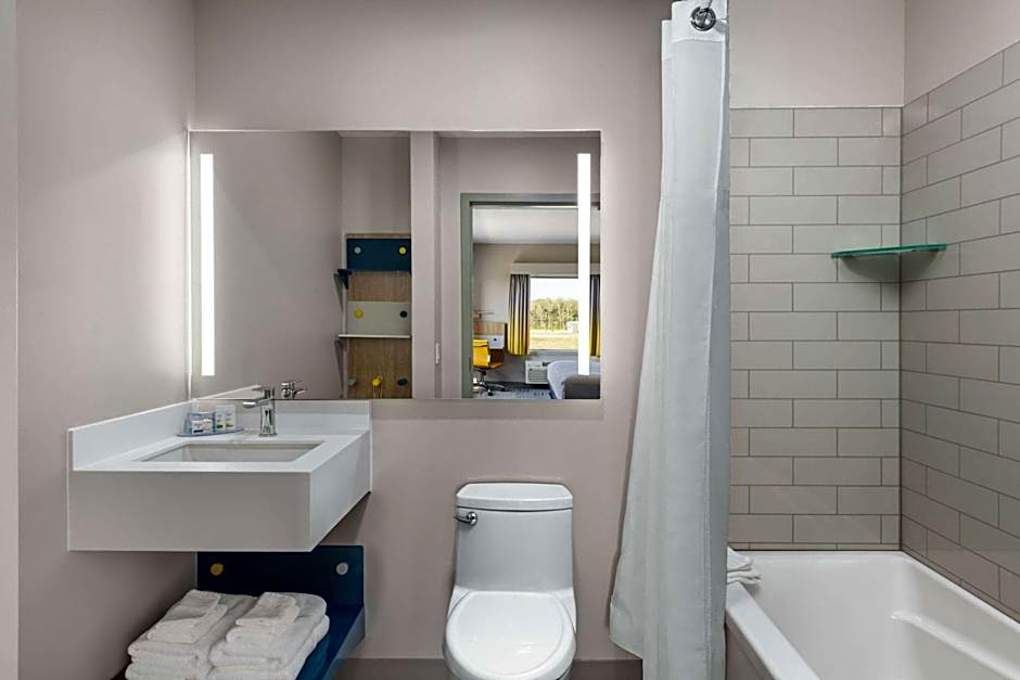 Microtel Inn & Suites by Wyndham Lachute