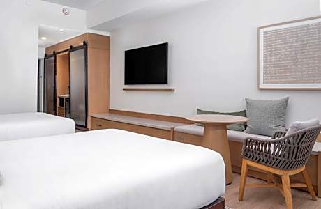 Kai Poolside Double Queen