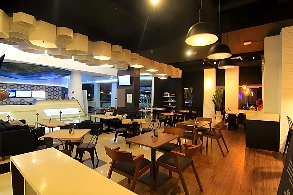Berry Biz Hotel