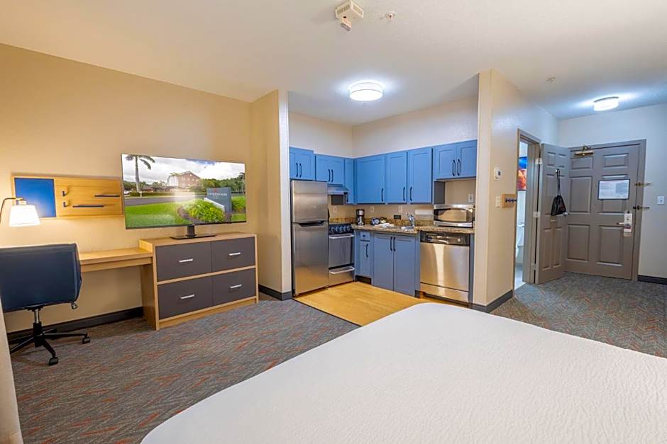 Candlewood Suites Miami Lakes By IHG
