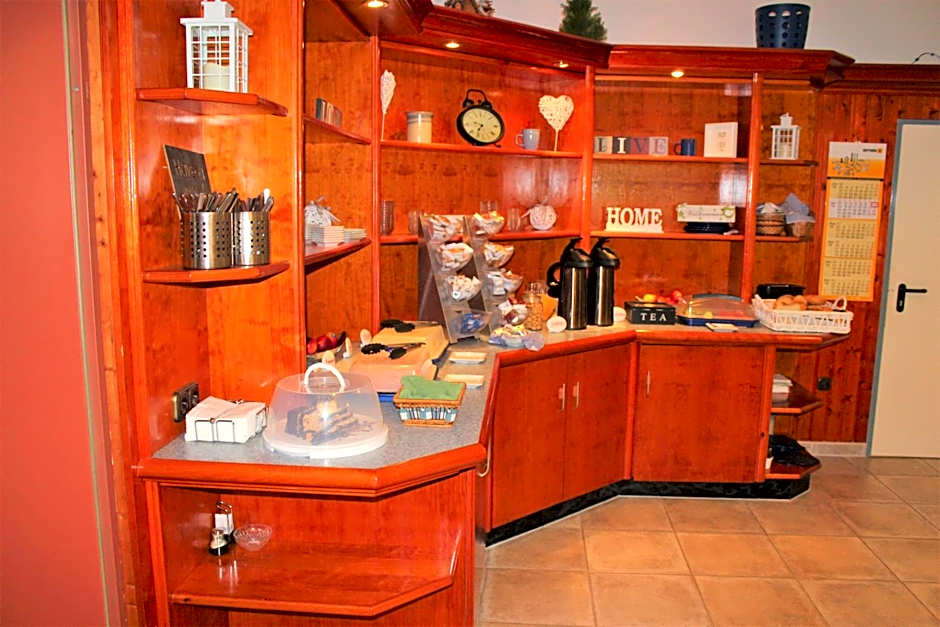 Hotel Alsterquelle 24h Check-in, Free Parking and WiFi