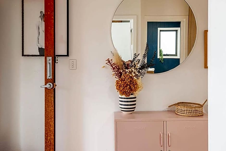 Convenient luxury home, minutes to CBD + hospital