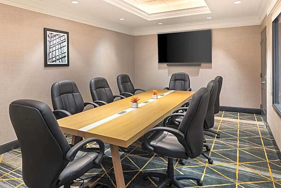 Holiday Inn Hotel & Suites Maple Grove Northwest Minneapolis-Arbor Lakes By IHG