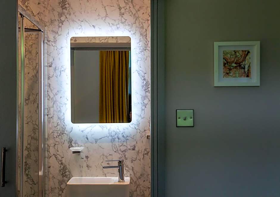 Mary's Court Guest House - Mairlys