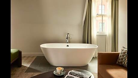 King Suite with Free-Standing Bath