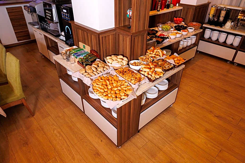 Green Wood Hotel & Spa