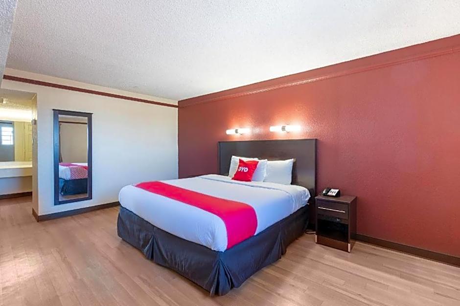 OYO Hotel Tulsa N Sheridan Rd & Airport