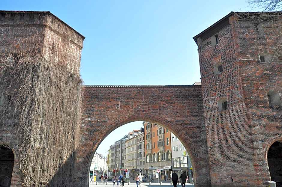 Hotel Altmünchen by Blattl