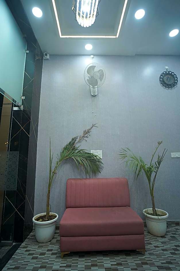 Hotel Adhiraj Inn