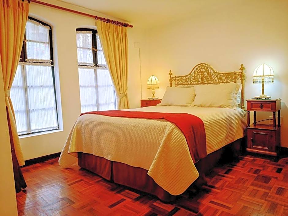 El Hotel de Su Merced
