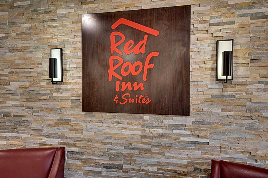 Red Roof Inn & Suites Newport - Middletown, RI