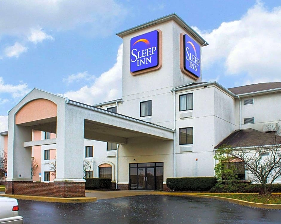 Suburban Studios Johnstown - Richland Town Center