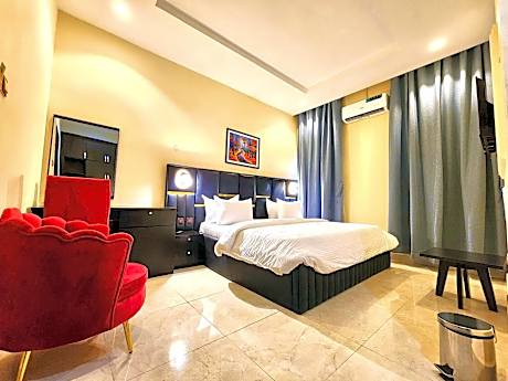 Buddiez Hotel & Resort