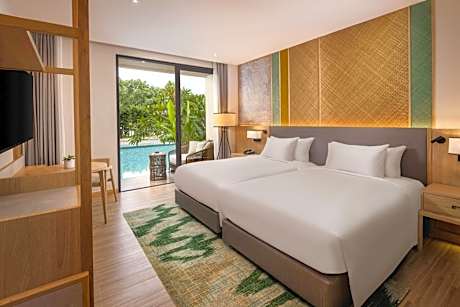 Superior Twin Room with Pool Access