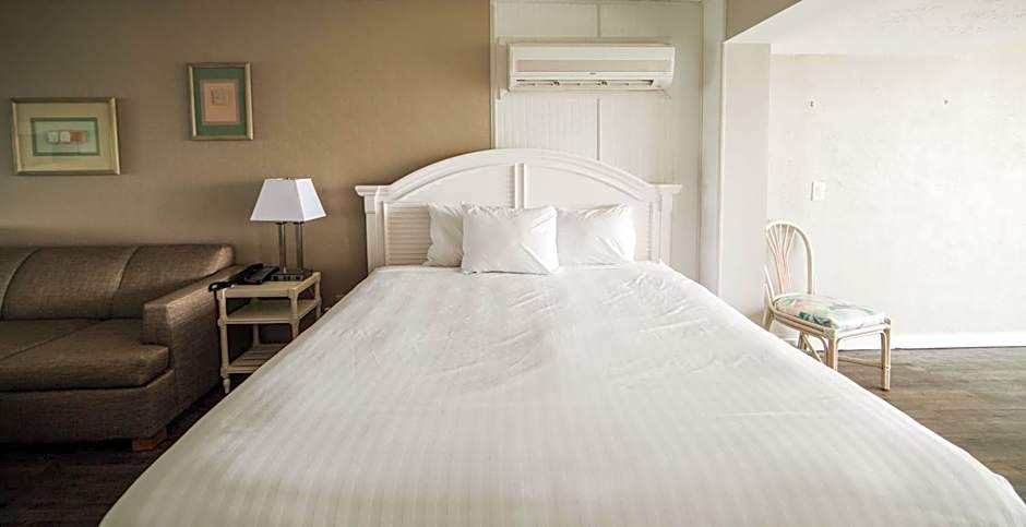 Surf Club Oceanfront Hotel