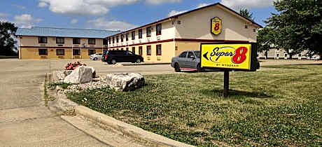 Super 8 by Wyndham Champaign