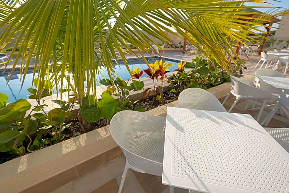 Super 8 by Wyndham Manzanillo