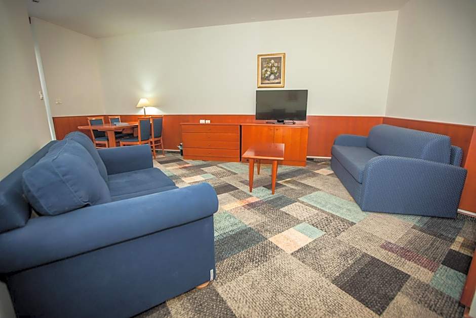Photo 1 of 7 of Apartment