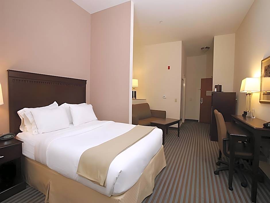 Photo 1 of 1 of 1 King Bed, Mobility Accessible, Bathtub