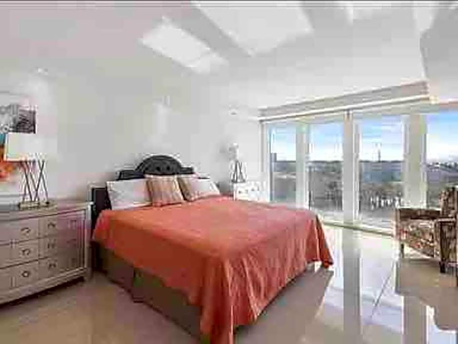 Bahia Mar Solare Tower 6th floor Bayview Condo 2bd 2ba with Pools