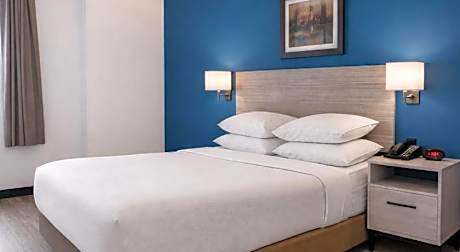 Signature Stay Inn and Suites
