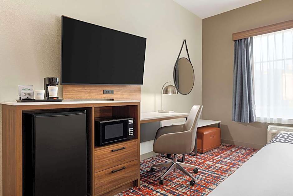 La Quinta Inn & Suites by Wyndham Oxford - Anniston