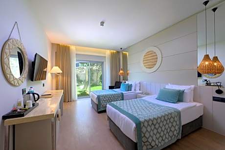 Deluxe Double or Twin Room with Garden View
