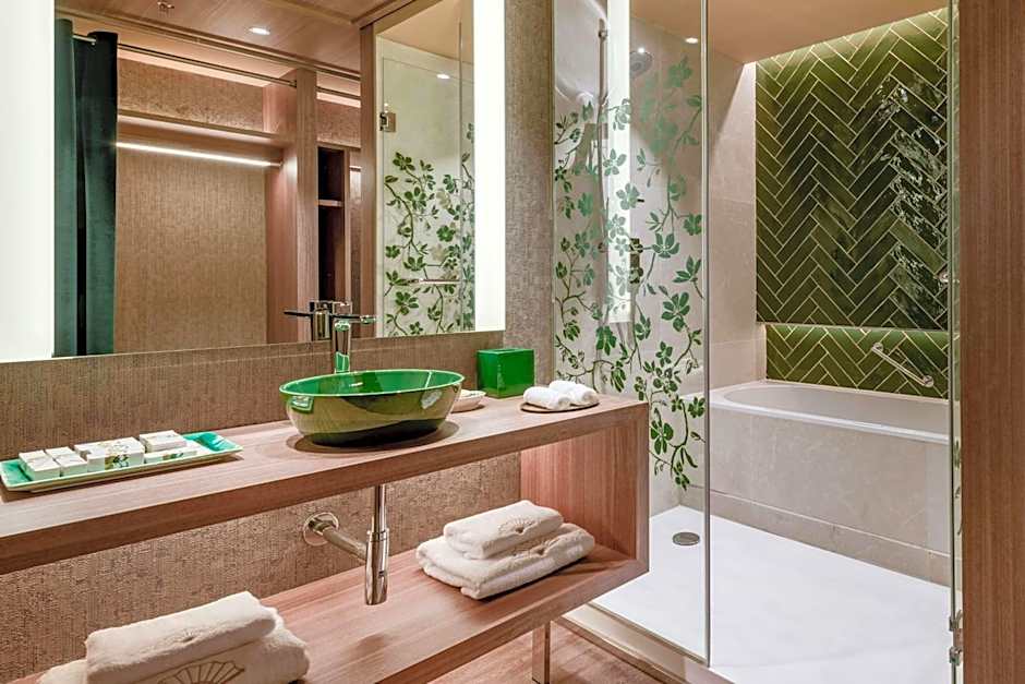 Querencia de Sevilla, Autograph Collection