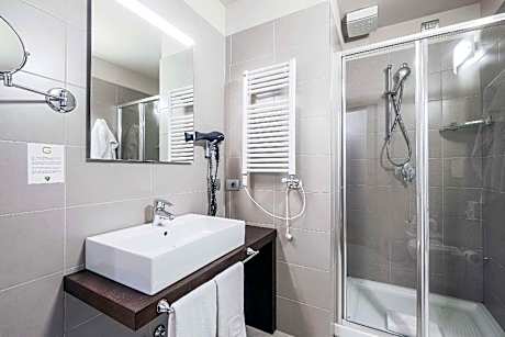 1 Double Bed Nonsmoking