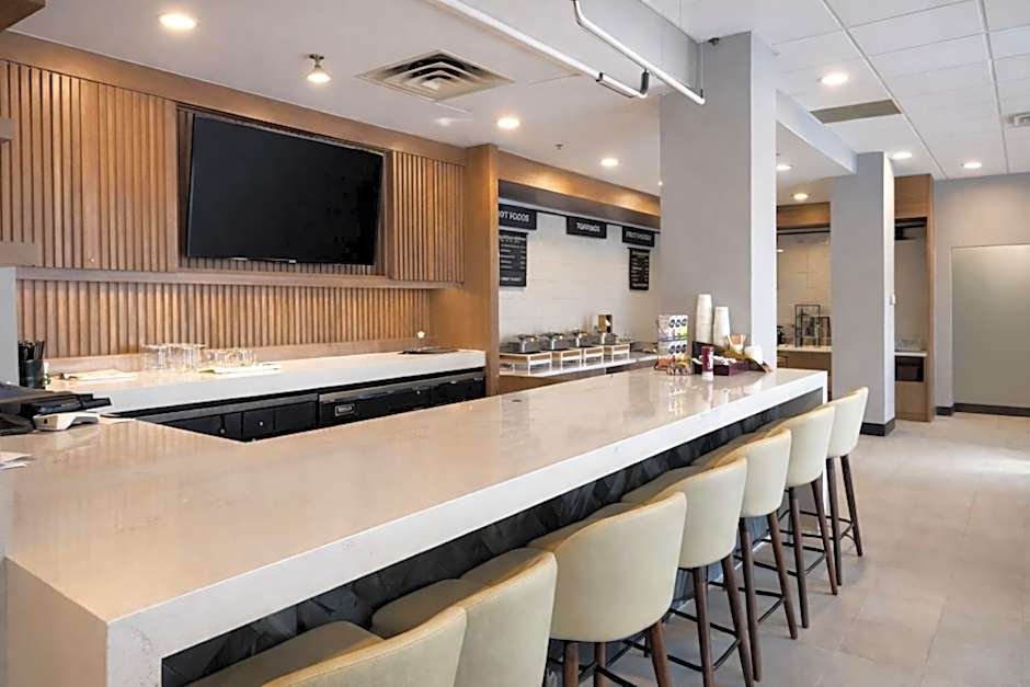 Holiday Inn & Suites Mississauga West / Meadowvale By IHG