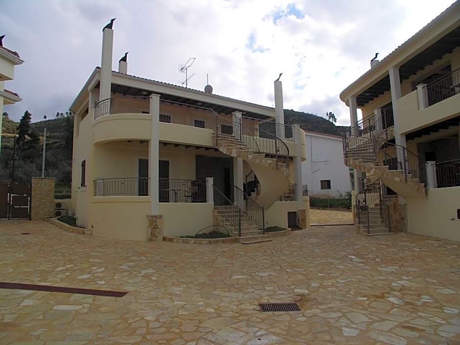 Kallisti Ξενώνας Διακοπτό-Καλάβρυτα